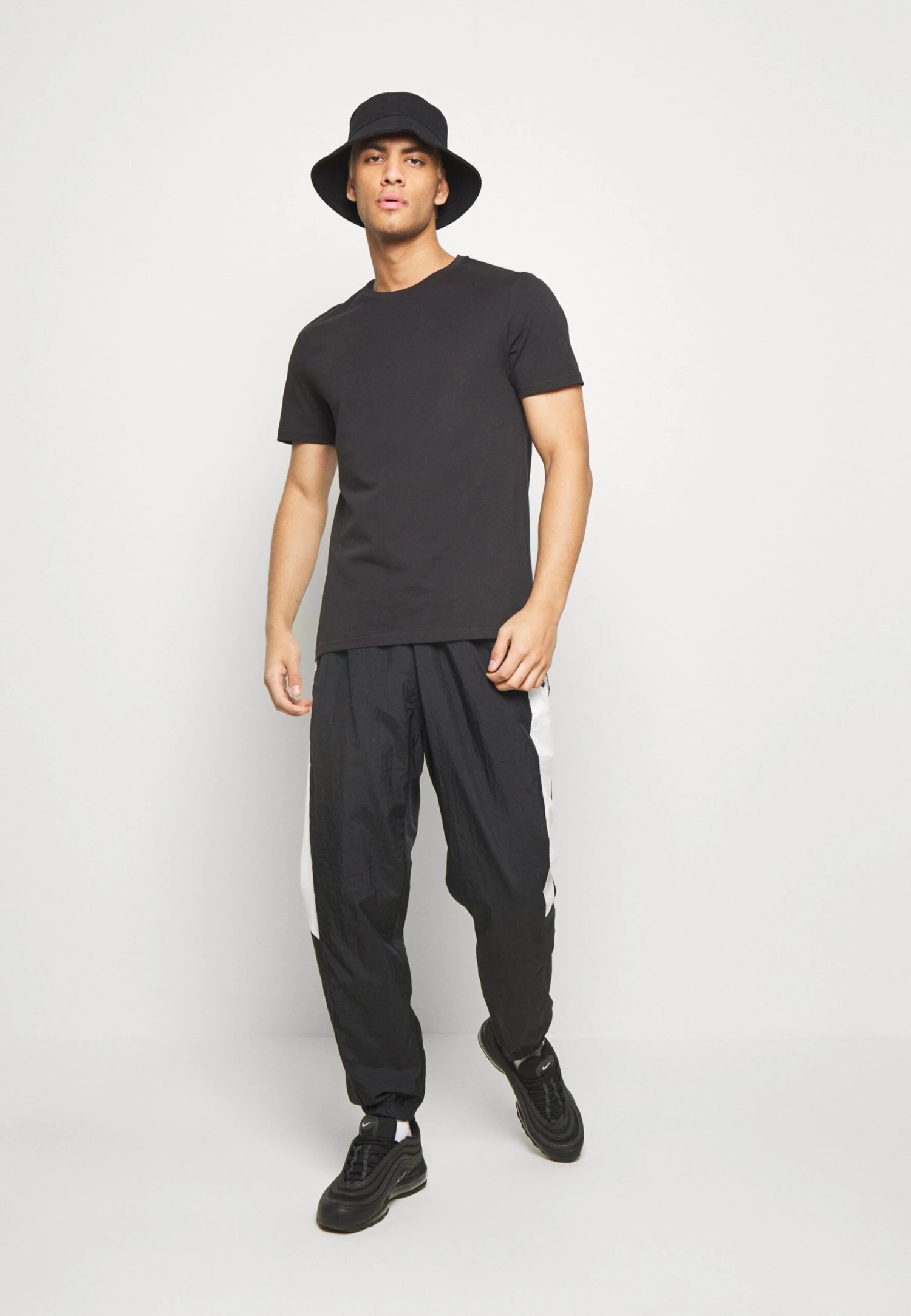 Pier One7 PACK - T-shirt - Bas - Black 4 Pier One7 PACK - T-shirt - Bas - Black - Bild 2