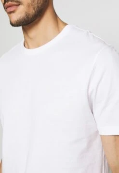 Pier OneT-shirt - Bas - White/black/bordeaux -Macys Butik 4a6de0d2b72e4f1290d4d17a26a3cd34