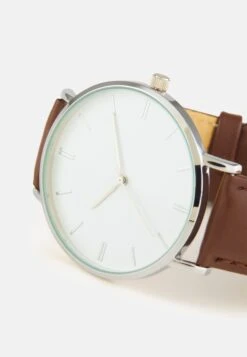 Pier OneUNISEX - Klocka - Brown -Macys Butik 4f1c6bbcacda485eb81e287421339e84