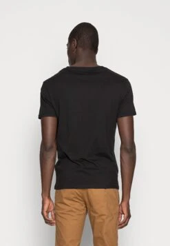 Pier One5 PACK - T-shirt - Bas - White/blue/black -Macys Butik 577e250ad0624377b57eabcac8149891