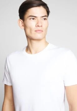 Pier One2 PACK - T-shirt - Bas - White/dark Blue 12 Pier One2 PACK - T-shirt - Bas - White/dark Blue -Macys Butik 5d6a04d994e343d2903cc2c1666bad4b