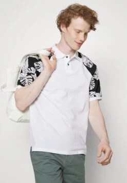 Pier OnePiké - White -Macys Butik 7c4f4d6a49f54a67ac2f03aa25144d55