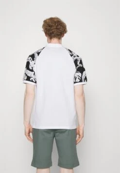 Pier OnePiké - White -Macys Butik 7ee23c204ca34e1689e94b57f7bf4701