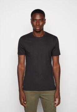 Pier OneUNISEX 5 Pack - T-shirt - Bas - Black /dark Blue/dark Green -Macys Butik 7ff7f616d811456daa1906b15e7885dd