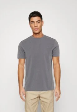 Pier One7 PACK - T-shirt - Bas - Red/silver/royal Blue 18 Pier One7 PACK - T-shirt - Bas - Red/silver/royal Blue -Macys Butik 82c0ab2289fb4d04a1dab9691664f114