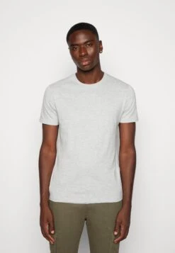 Pier OneUNISEX 5 Pack - T-shirt - Bas - Black /dark Blue/dark Green -Macys Butik 88dec32305744c9aa15c11946ec4a2d8