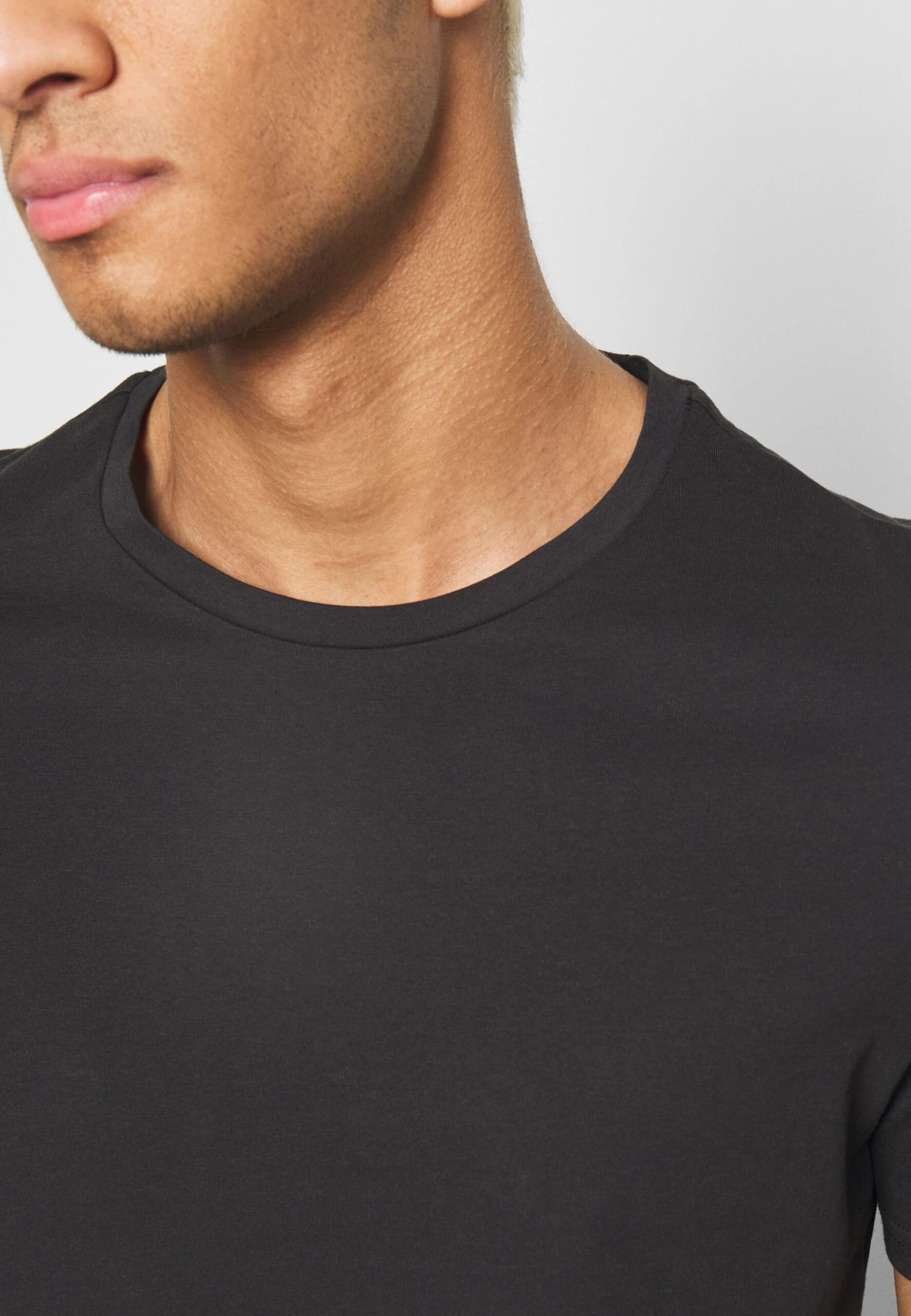 Pier One7 PACK - T-shirt - Bas - Black 8 Pier One7 PACK - T-shirt - Bas - Black - Bild 6