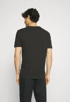 Pier One5 PACK - T-shirt - Bas - White/black/dark Blue 12 Pier One5 PACK - T-shirt - Bas - White/black/dark Blue -Macys Butik a0c7b6453ce14bcdb30df26ad77873b2