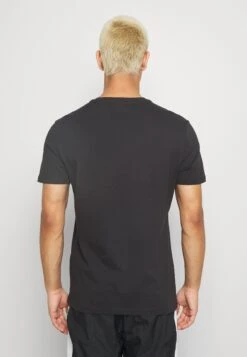 Pier One7 PACK - T-shirt - Bas - Black 11 Pier One7 PACK - T-shirt - Bas - Black -Macys Butik c239e8a3e78042a8accd19b3ccbc3f93