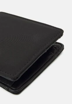 Pier OnePlånbok - Black 9 Pier OnePlånbok - Black -Macys Butik fd757d58114e4a6ab03dfe053e22be19